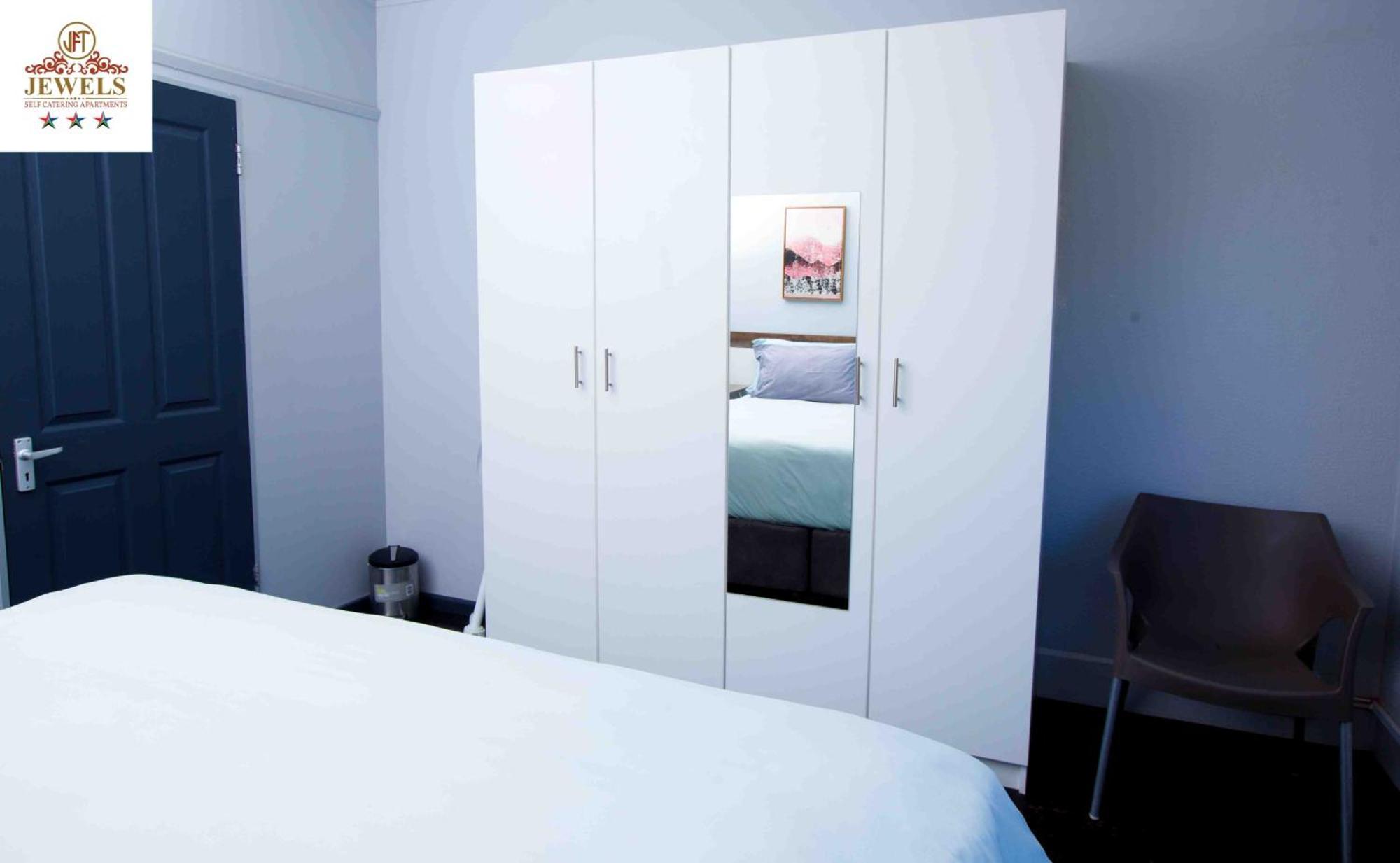 Jft Self Catering Units Bed & Breakfast East London Exterior foto