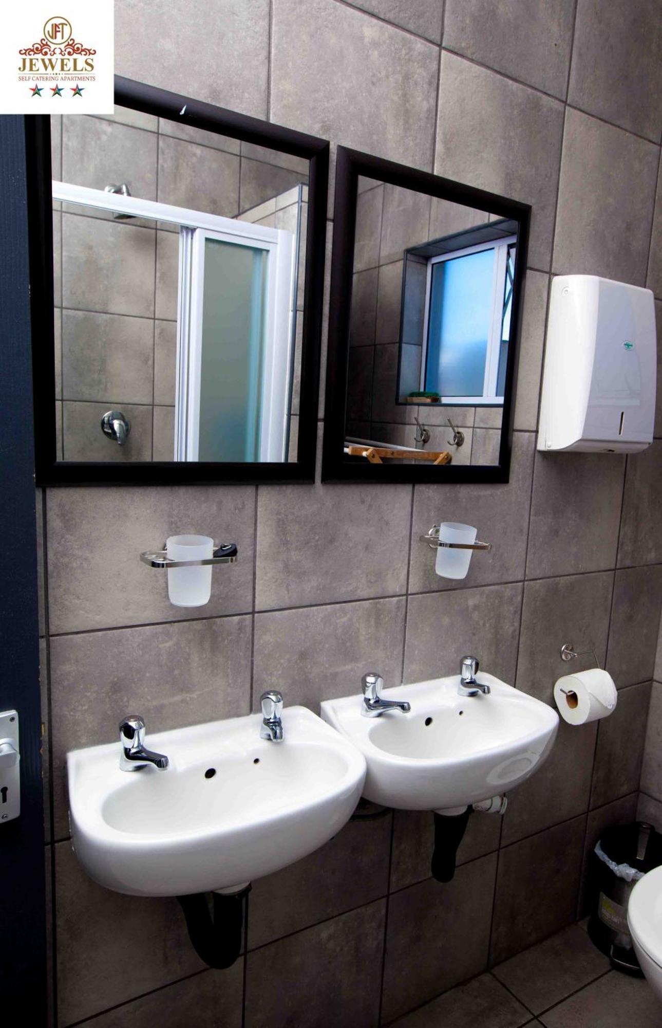 Jft Self Catering Units Bed & Breakfast East London Exterior foto