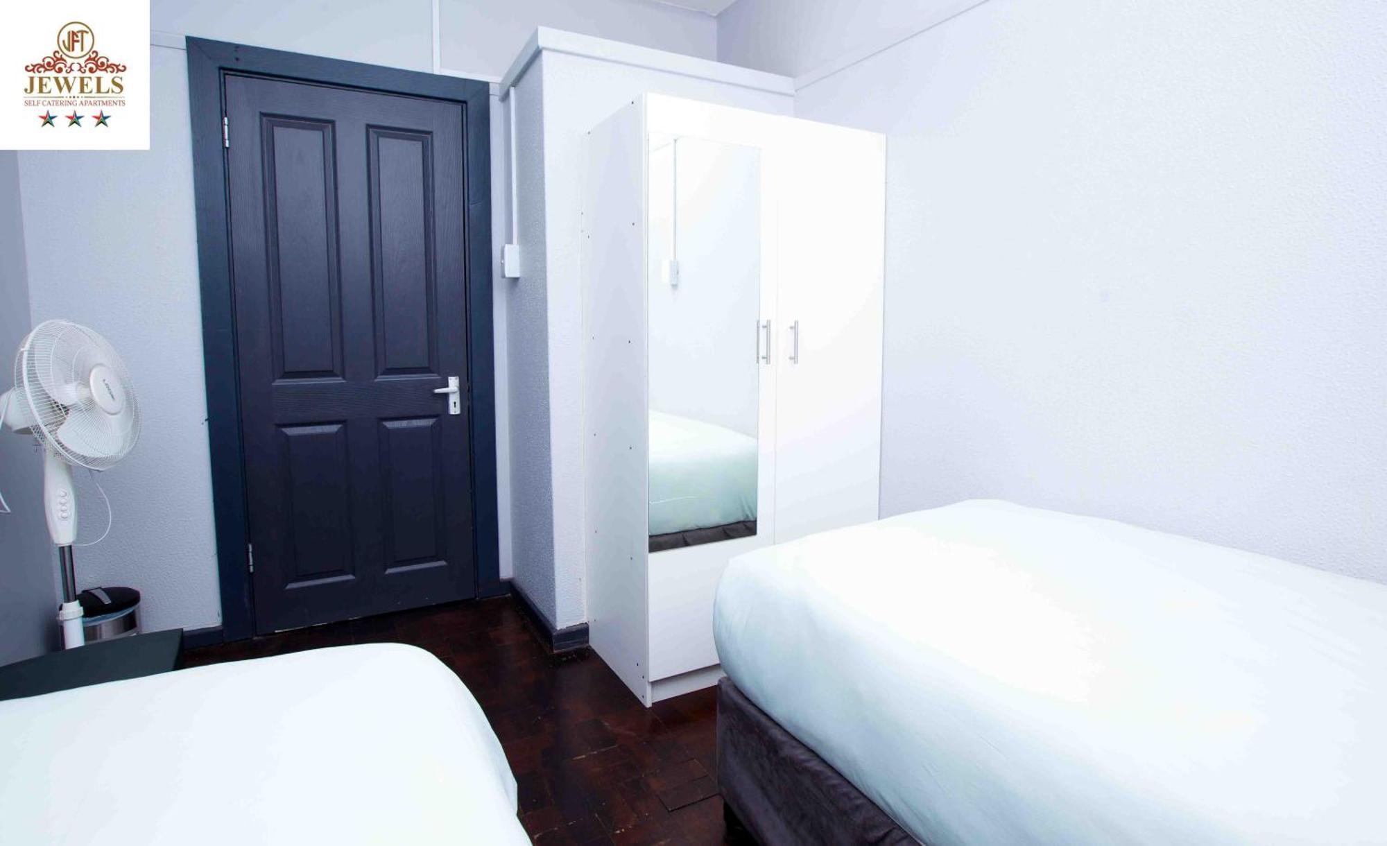 Jft Self Catering Units Bed & Breakfast East London Exterior foto